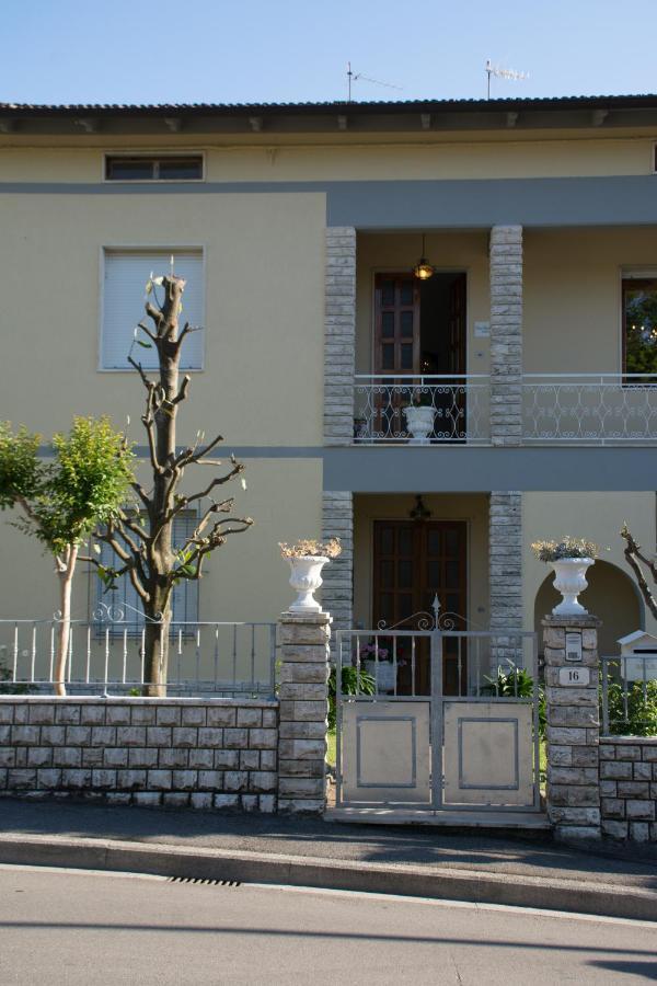 Апартаменты La Casa Di Lory Винчи Экстерьер фото